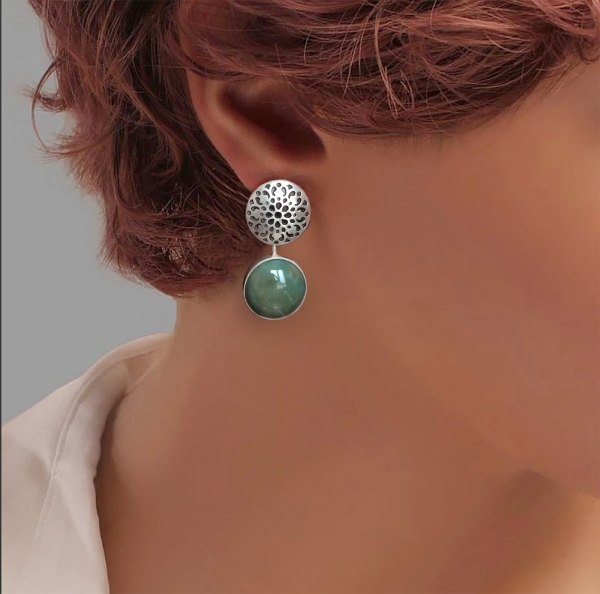 green agate earring modeling pandol