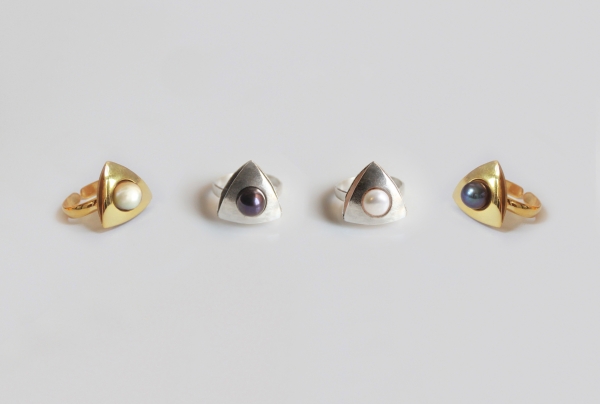 pearl abstract rings